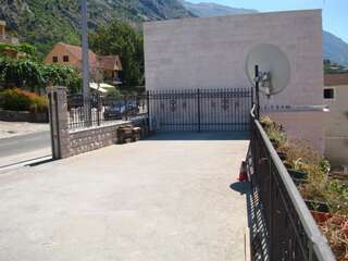 Апартаменты Villa Perla Del Mare Котор Номер-студио с патио и видом на море-4