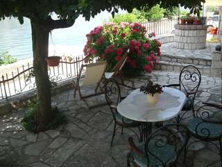 Апартаменты Villa Perla Del Mare Котор Номер-студио с патио и видом на море-33